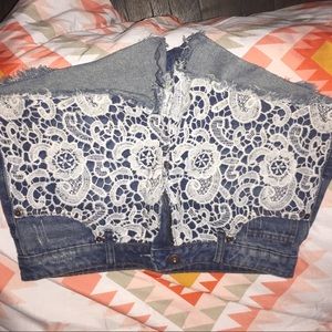 Jean shorts with lace